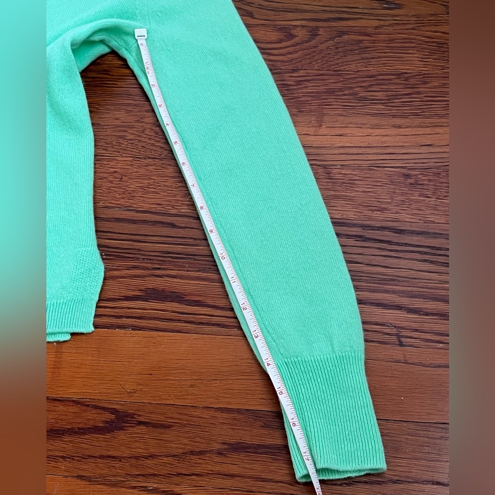 J.Crew Everyday Cashmere Slim-Fit Green Crewneck Sweater Size Small Style #K1313 - Picture 5 of 7